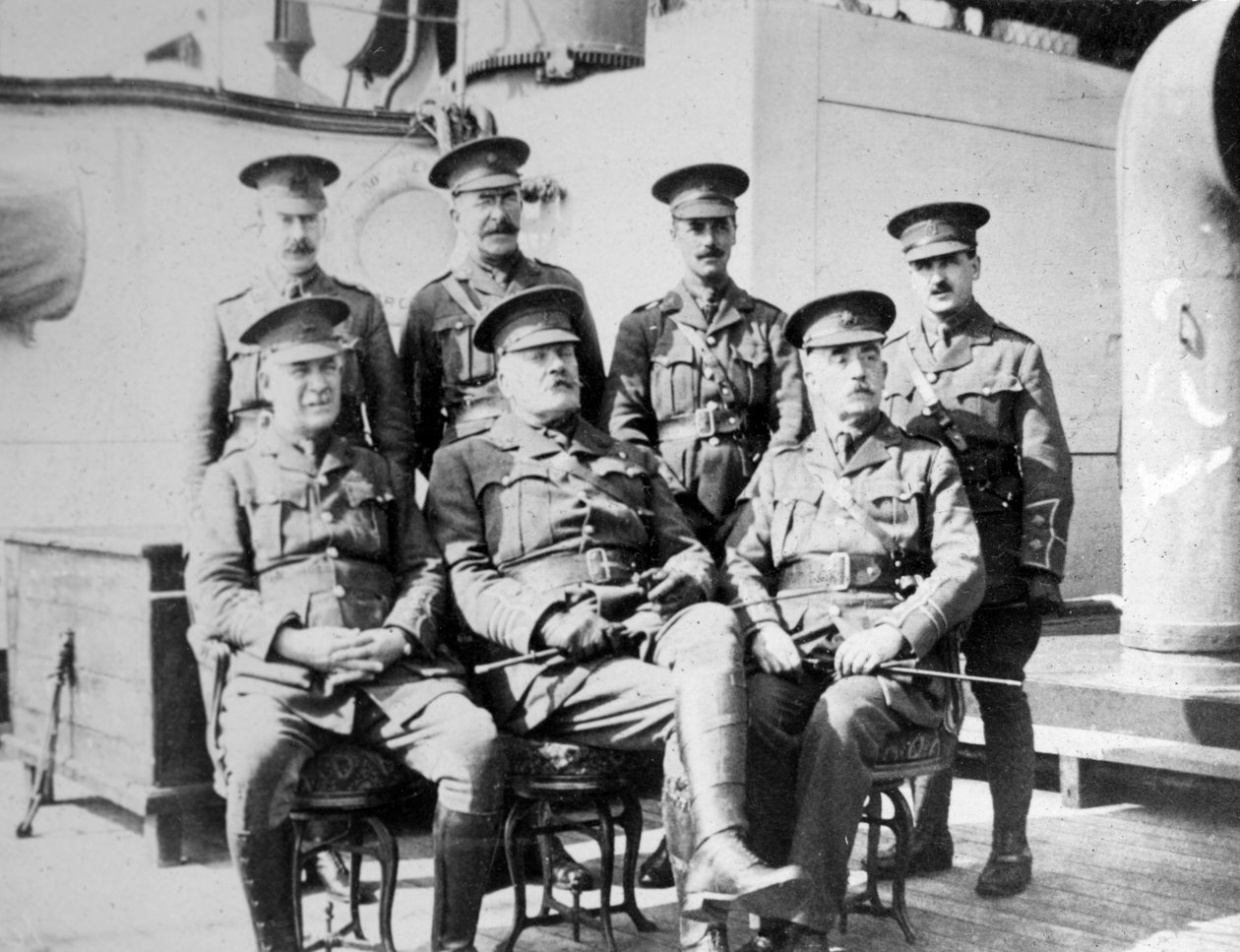 Britiske offiserer på fengselsskipet Royal Edward fortøyde like ved Southend, november 1914 av Unbekannt
