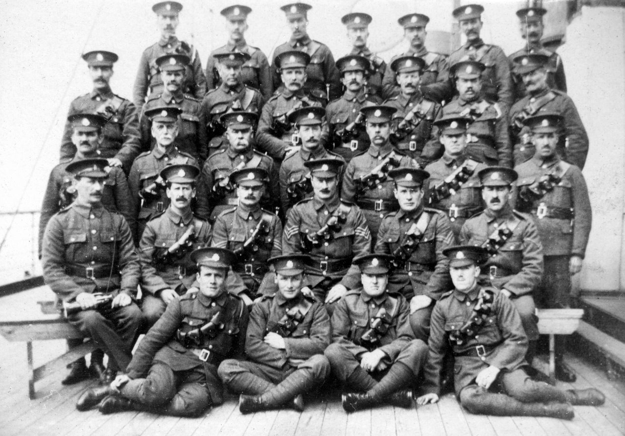 Britiske tropper på fengselsskipet Royal Edward fortøyde like ved Southend, november 1914 av Unbekannt