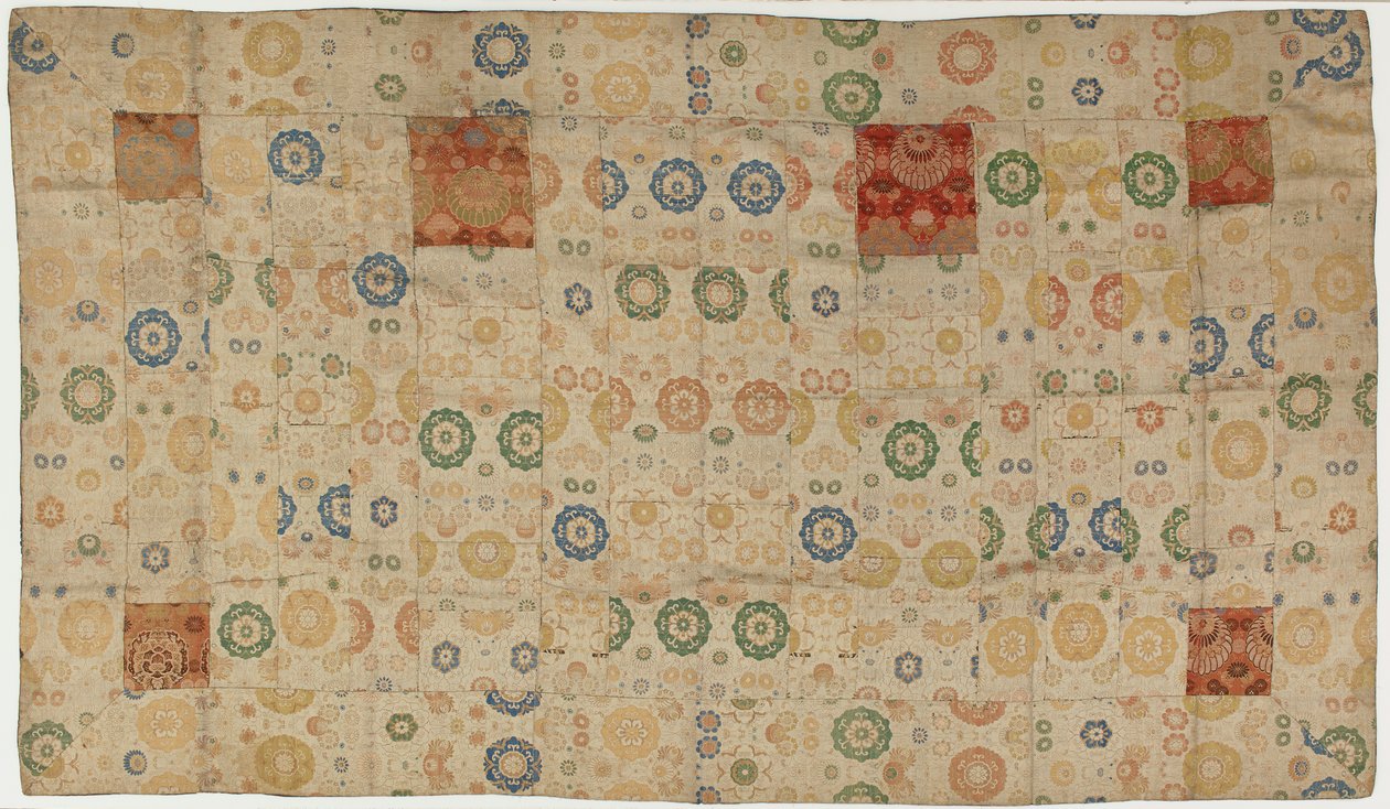 Brokade, silke. En buddhistisk munkekåpe, lappet, kesa, Edo-periode, 1615-1868. av Unbekannt