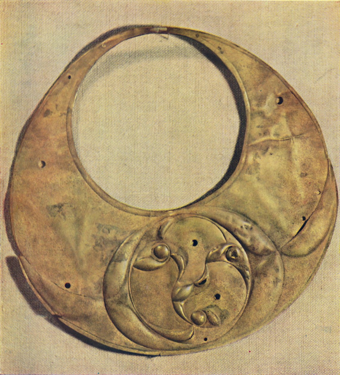 Bronse Crescent fra Llyn Cerrig, Anglesea, 1946 av Unbekannt