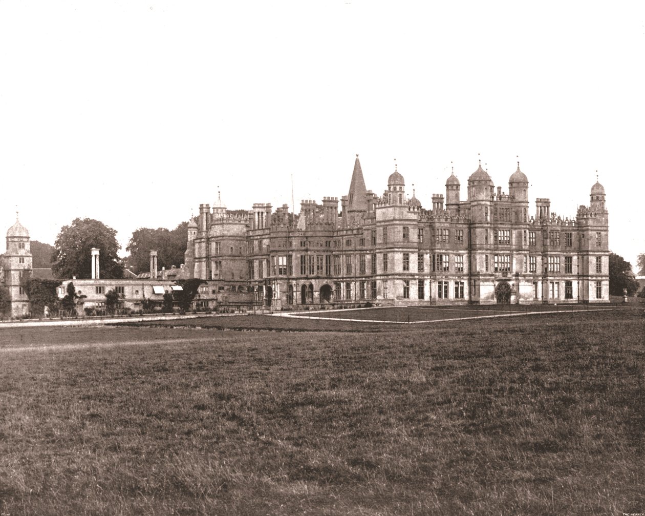 Burghley House, Lincolnshire, 1894. av Unbekannt