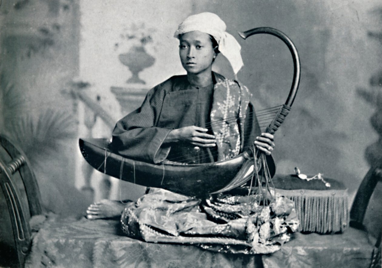 Burmesisk harpespiller, 1902 av Unbekannt