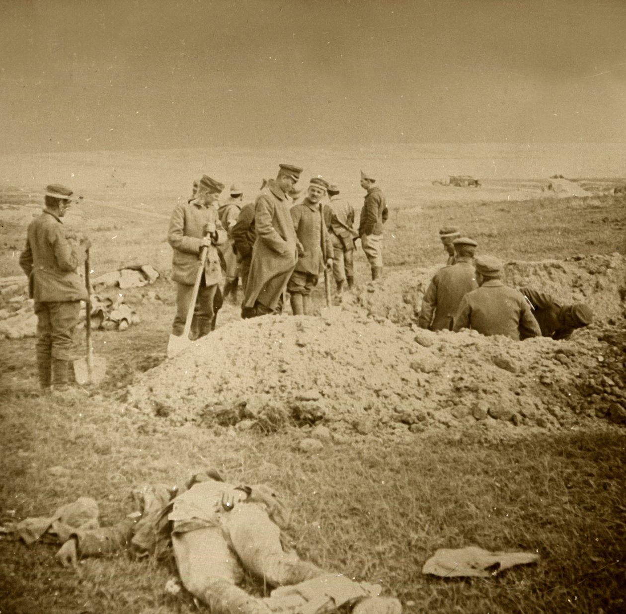 Begravelse av lik, Sainte-Marie-à-Py, Nord-Frankrike, c1914-c1918. av Unbekannt