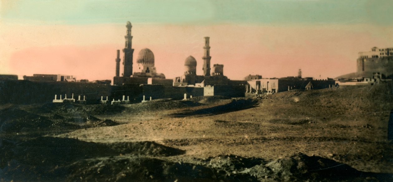 Kairo: The Tombs of the Mamelouks, c1918-c1939. av Unbekannt
