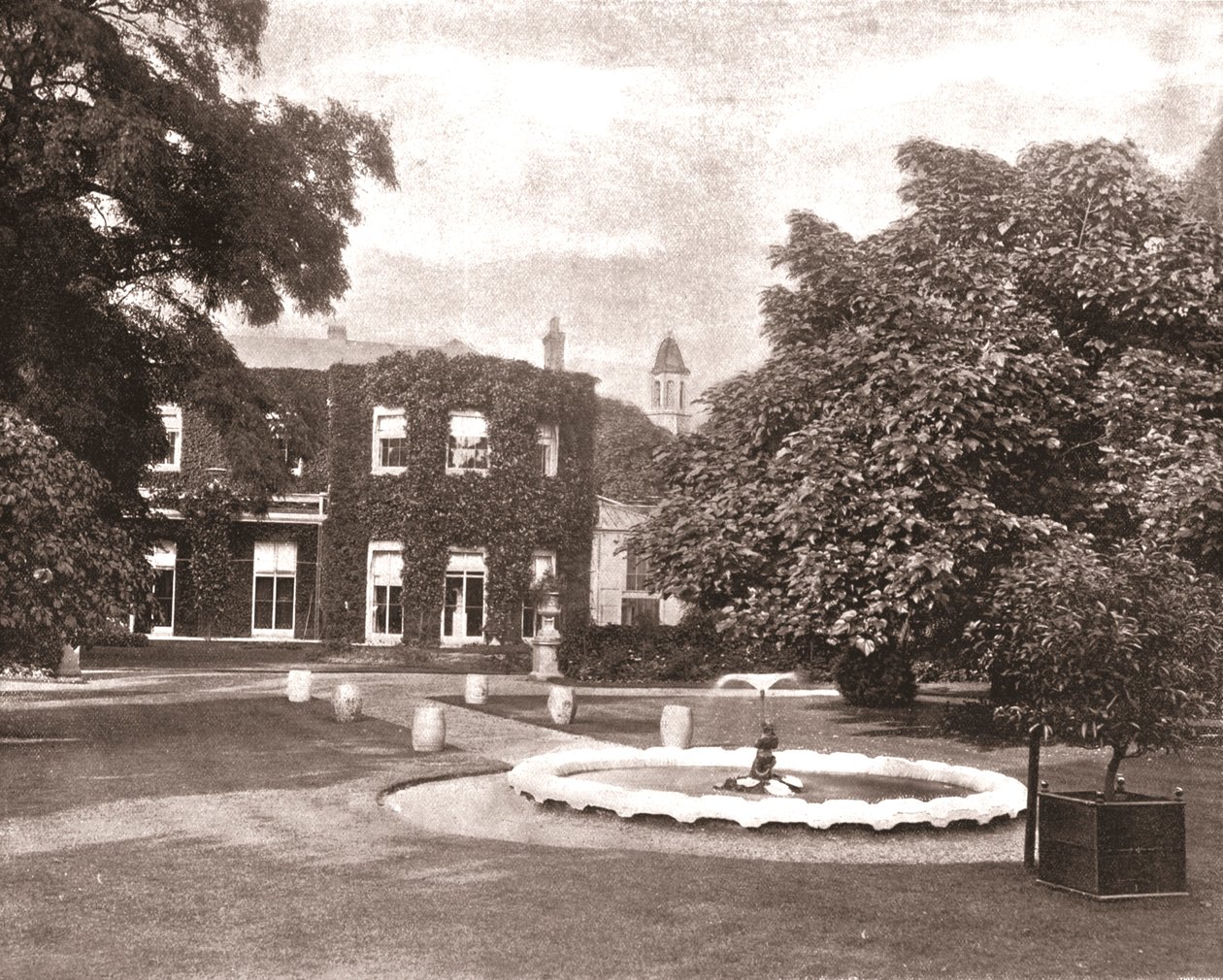 Cambridge Cottage, Kew Green, London, 1894. av Unbekannt