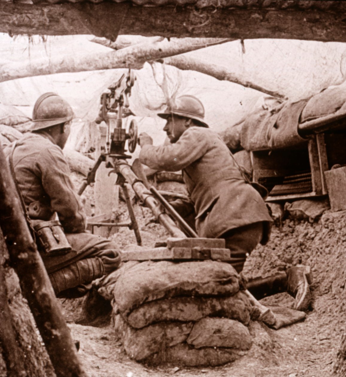 Kamuflert maskingevær, c1914-c1918 av Unbekannt