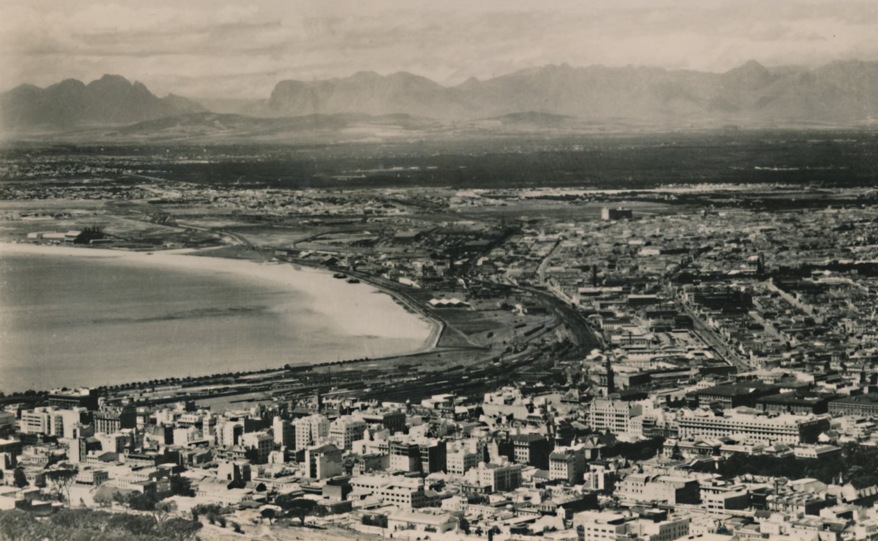 Cape Town - Table Bay med Stellenbosch og Hottentots Holland Mountains, Sør-Afrika. av Unbekannt