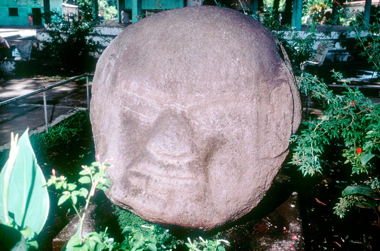 Utskåret monolittisk hode fra Monte Alto, Guatemala, førkolumbiansk, førklassisk periode, 1500-100 f.Kr. av Unbekannt