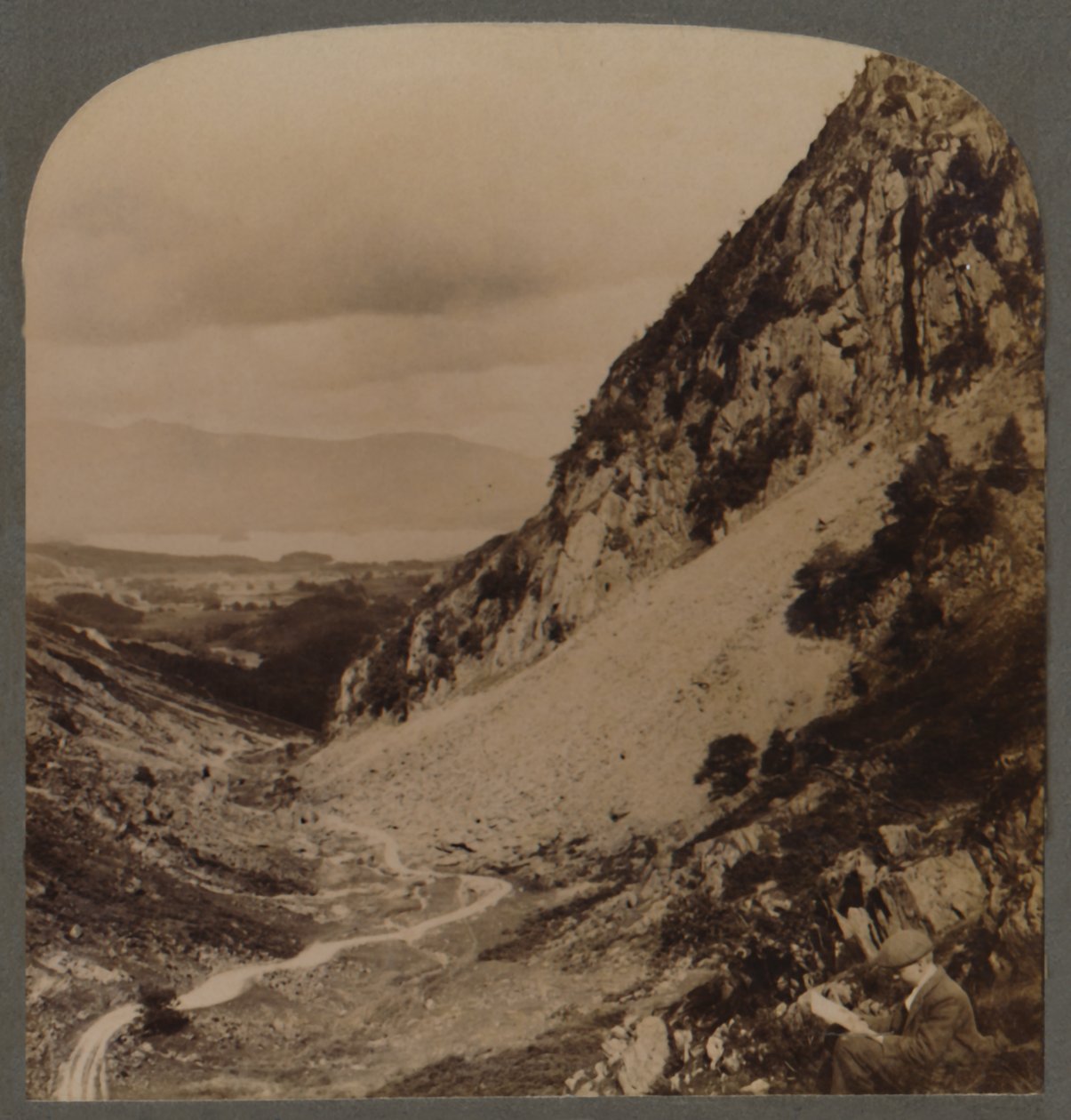 Castle Crag og den vakre Borrowdale Valley, Lake District, England, 1903. av Unbekannt