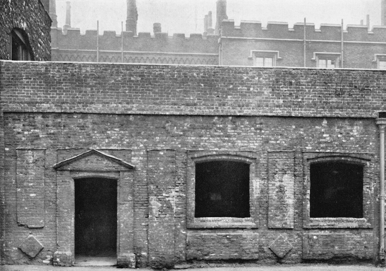 Charterhouse. Eksteriør av Cloister Alley, 1925 av Unbekannt