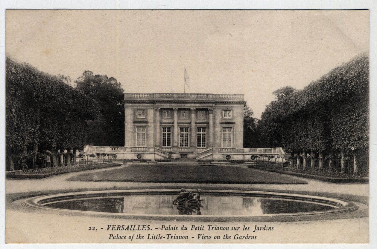 Chateau de Versailles: utvendig utsikt over palasset til Peer Trianon på hagene - Postkort sent på 1800- og 1900-tallet av Unbekannt