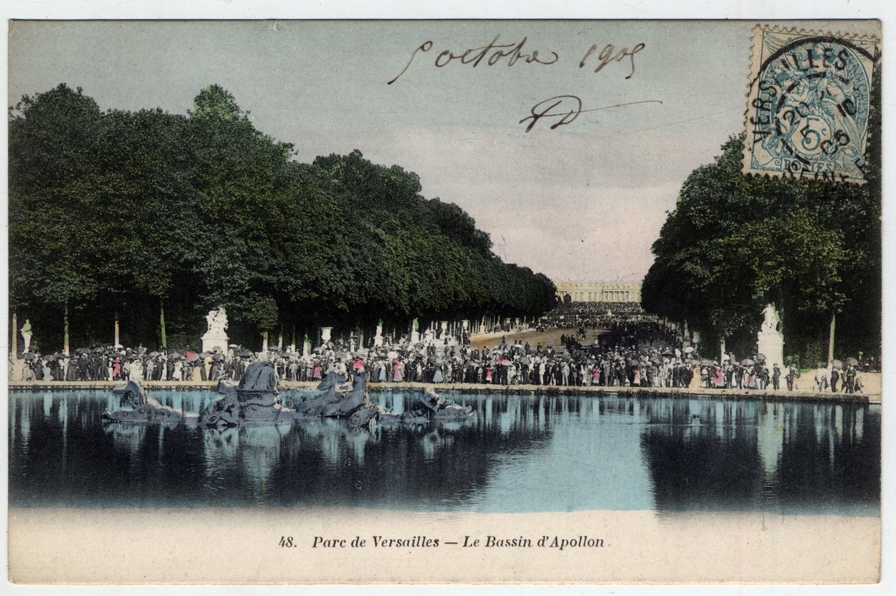 Chateau de Versailles: besøkende foran Apollo-tankbassenget i parken - Postkort datert 1905 av Unbekannt