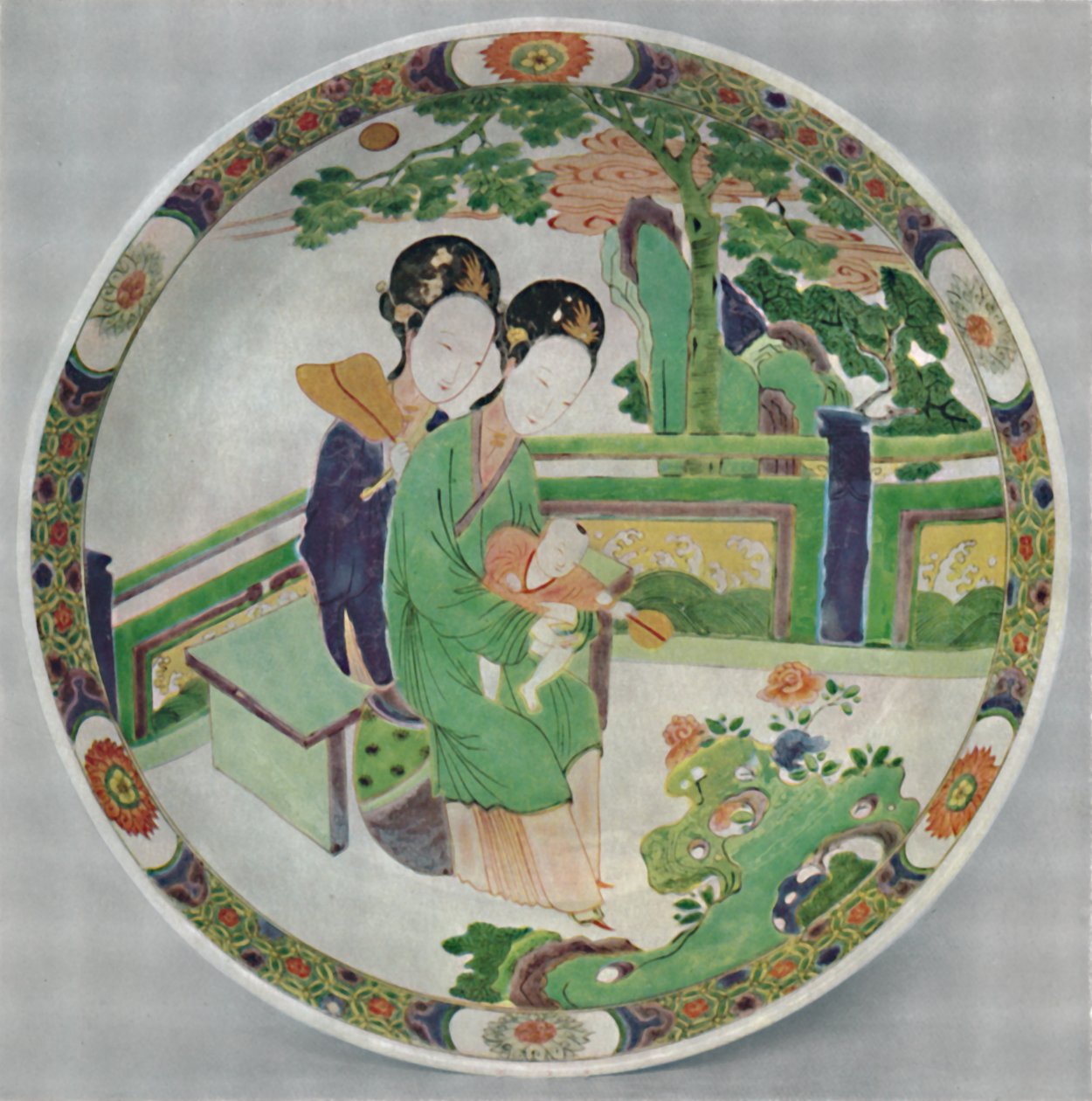 Kinesisk porselensfat, Famille Verte. Periode av KAng Hsi, 1662-1722, 1928 av Unbekannt