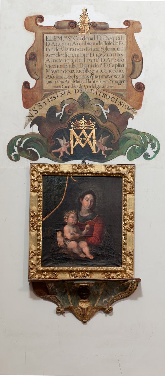Kollegial kirke. Innsiden. Maler Madonna med barnet, olje på lerret. En vegg som maler legenden (legenden om Vår Frue av Patrocinio). av Unbekannt