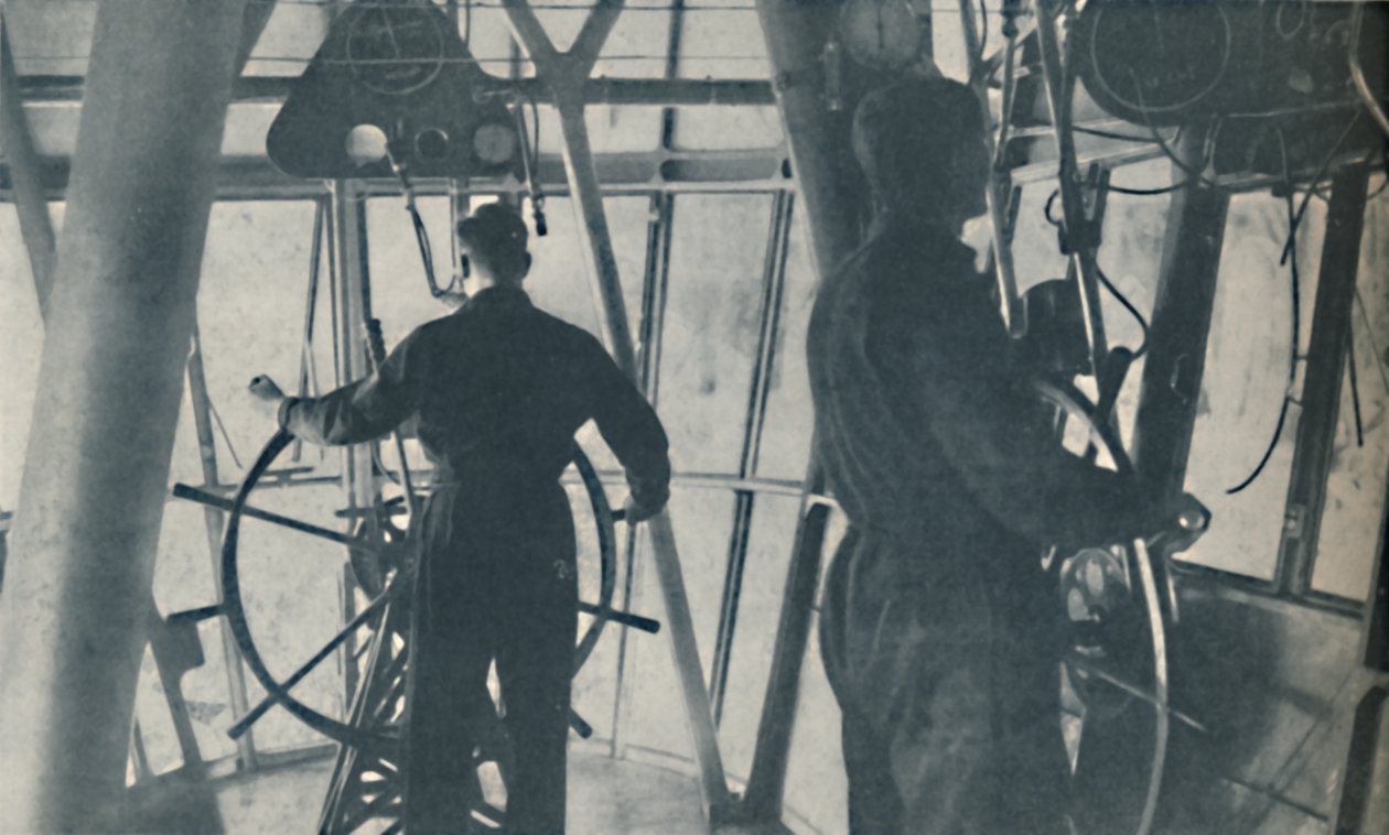 Komfort for passasjerer og kabinen til en fantastisk sentralkontroll, c1935 av Unbekannt