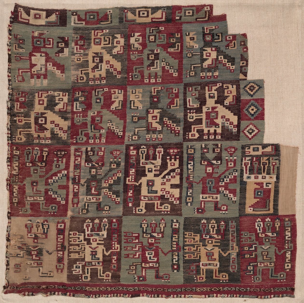 Hjørnefragment, sannsynligvis fra en tunika, 700-1100 e.Kr. av Unbekannt