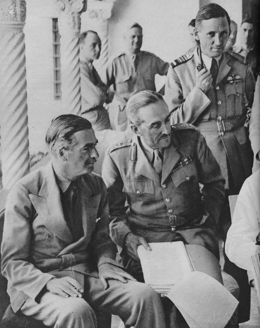 Council of War in Alger: Mr Churchill with his Captains, 1943 av Unbekannt