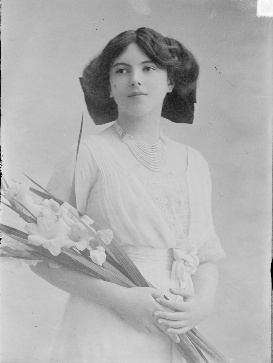Grevinne Nadejda Mikhailovna de Torby 1896-1963, ca. 1915 av Unbekannt