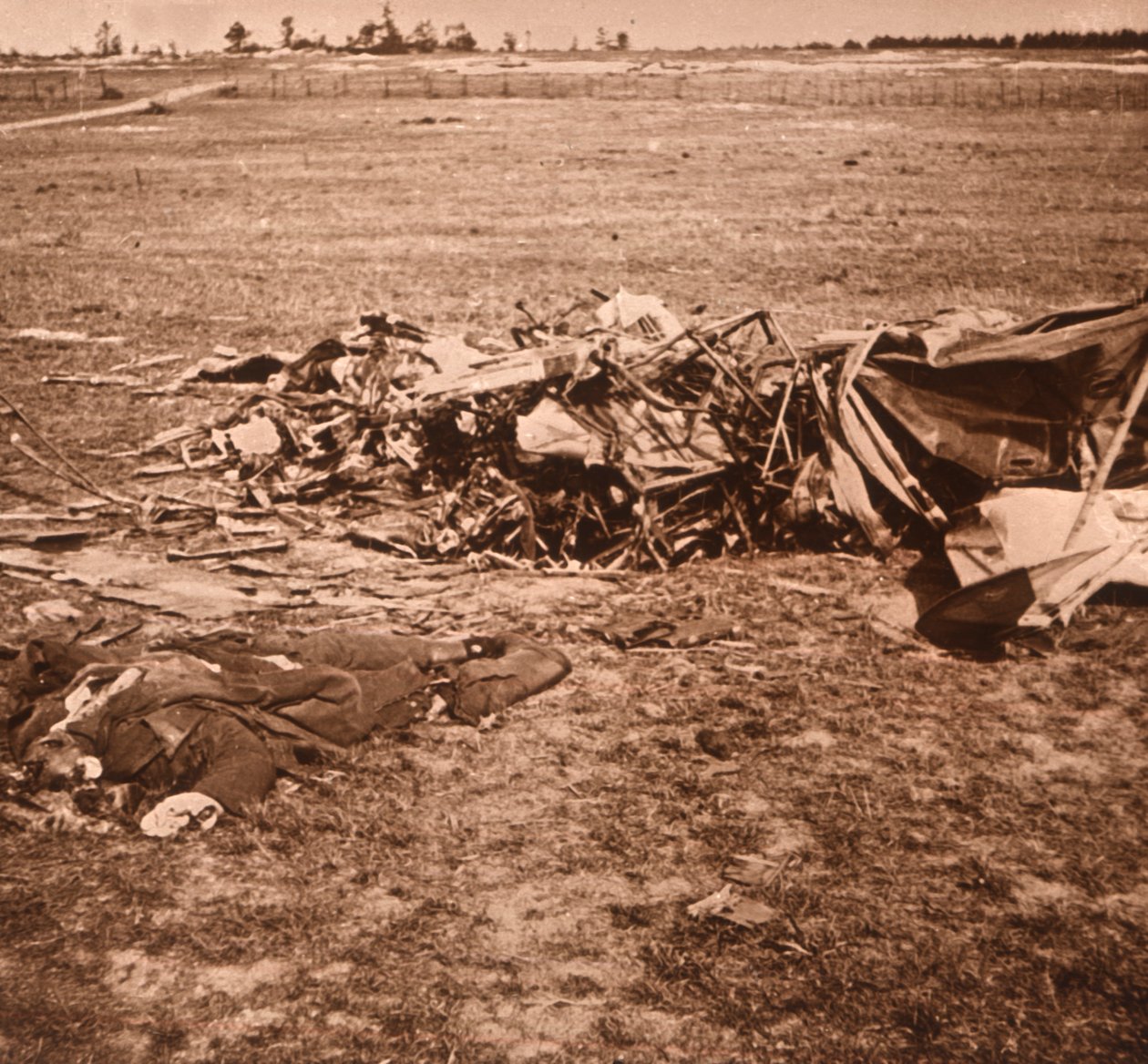 Krasjet fly, Sainte-Marie-à-Py, Nord-Frankrike, c1914-c1918 av Unbekannt
