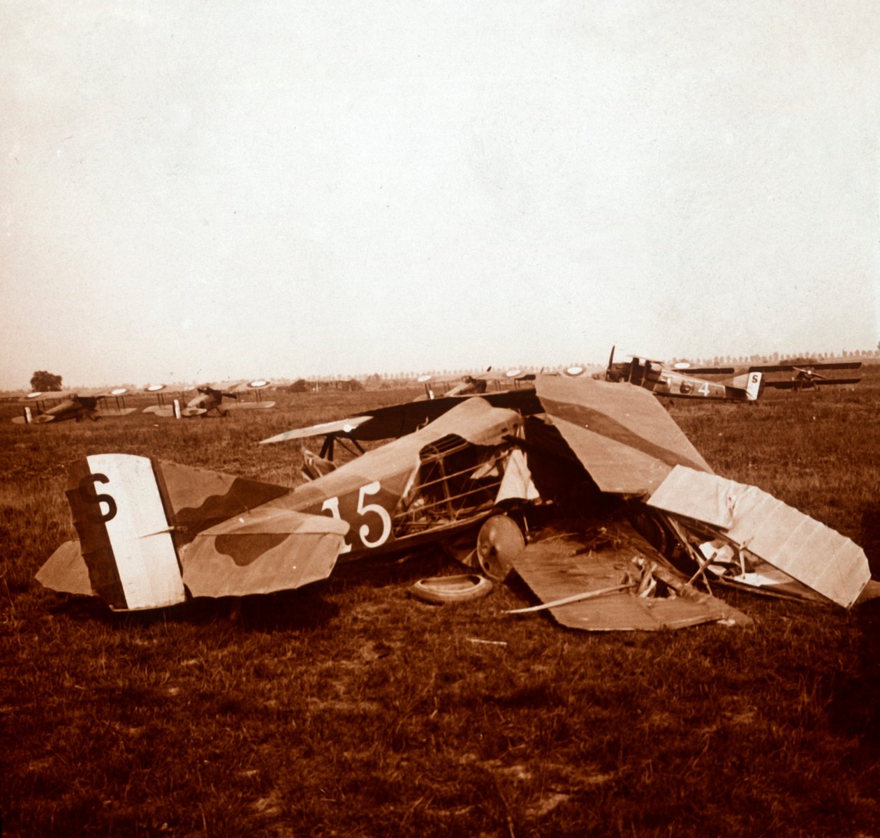 Krasjet fly, c1914-c1918 av Unbekannt