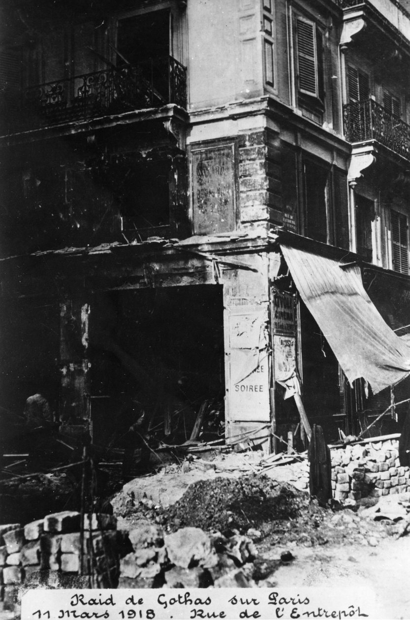 Skader etter et raid av tyske Gotha-bombefly, Paris, 11. mars 1918 av Unbekannt