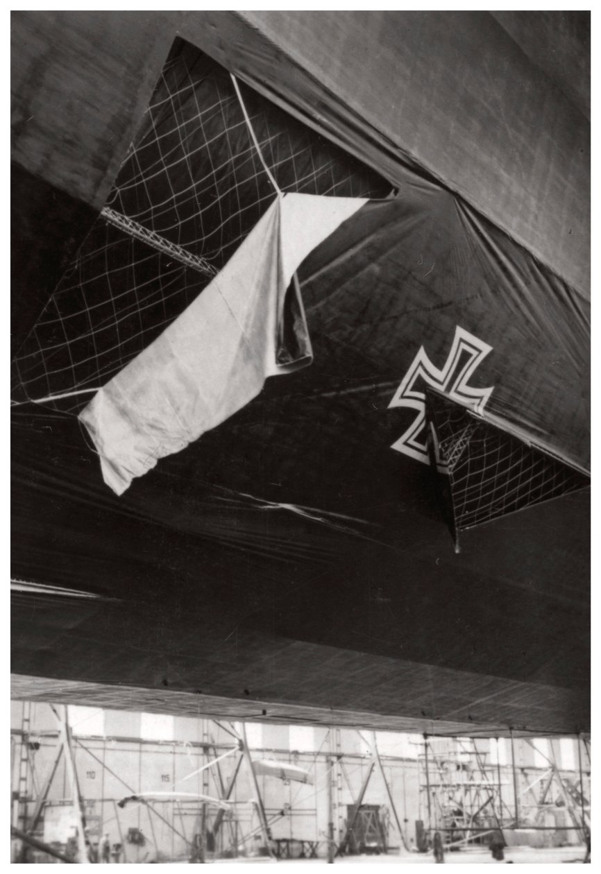 Skadet Zeppelin-luftskip fra den tyske marinen, første verdenskrig, 1914-1918 1933 av Unbekannt