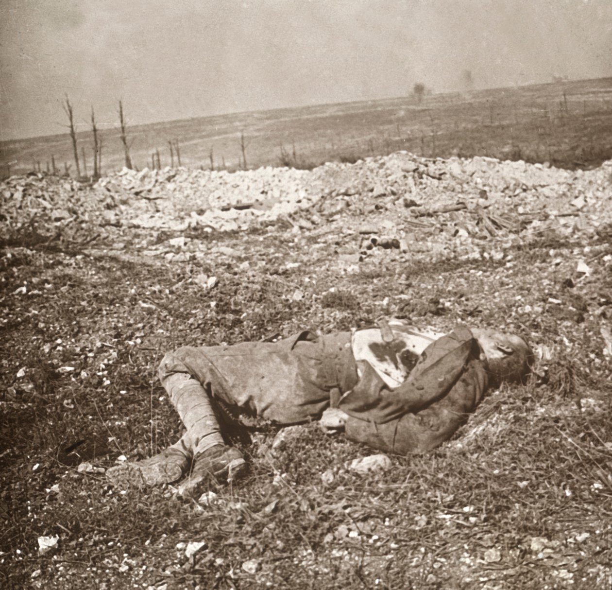 Død tysk soldat, Verdun, Nord-Frankrike, c1914-c1918. av Unbekannt