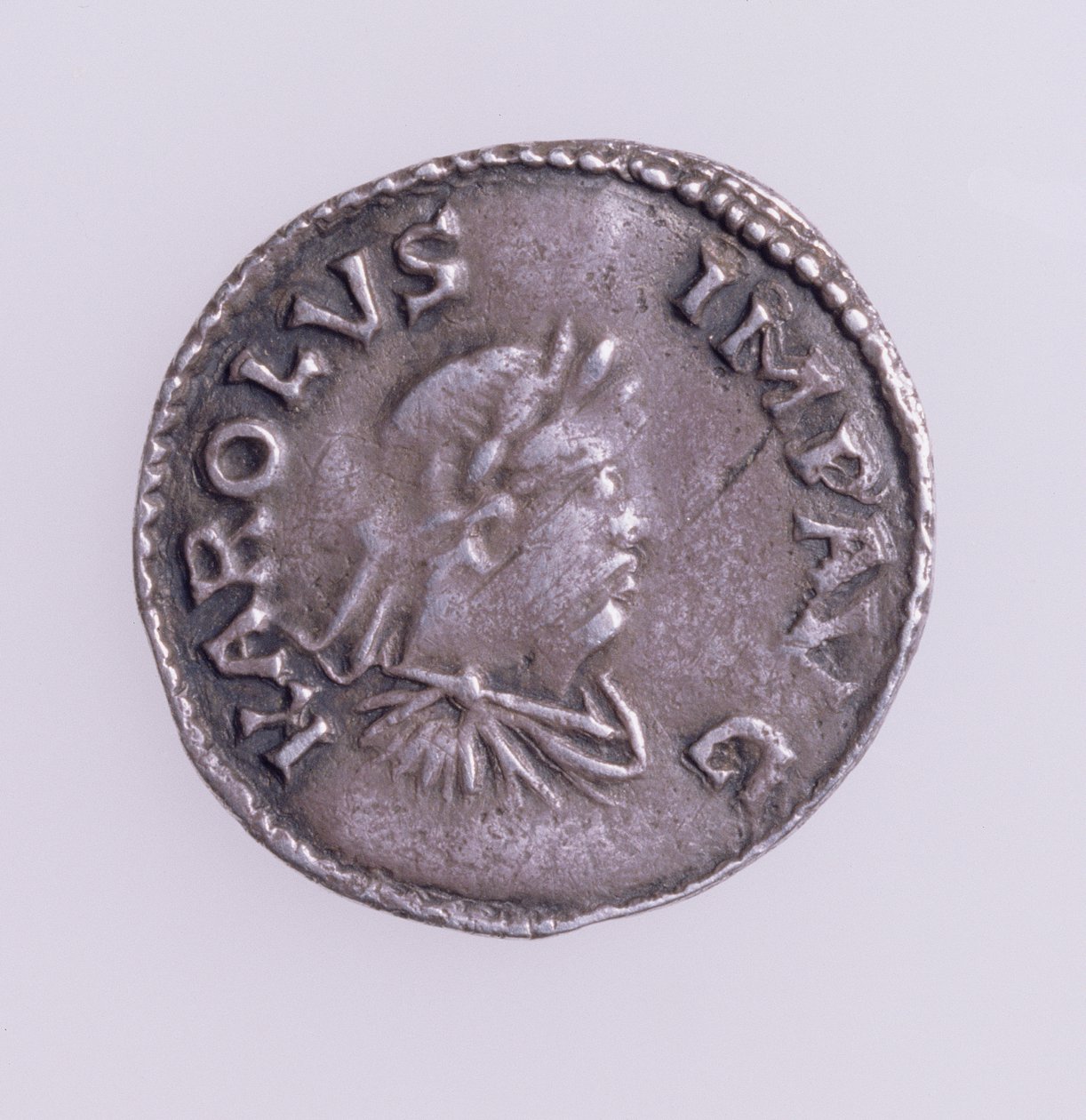 Denier of Charlemagne (742-814) forside som viser et portrett av Charlemagne, Quentovic Mint 768-814 (sølv) (for bakside se: 110164) av Unbekannt