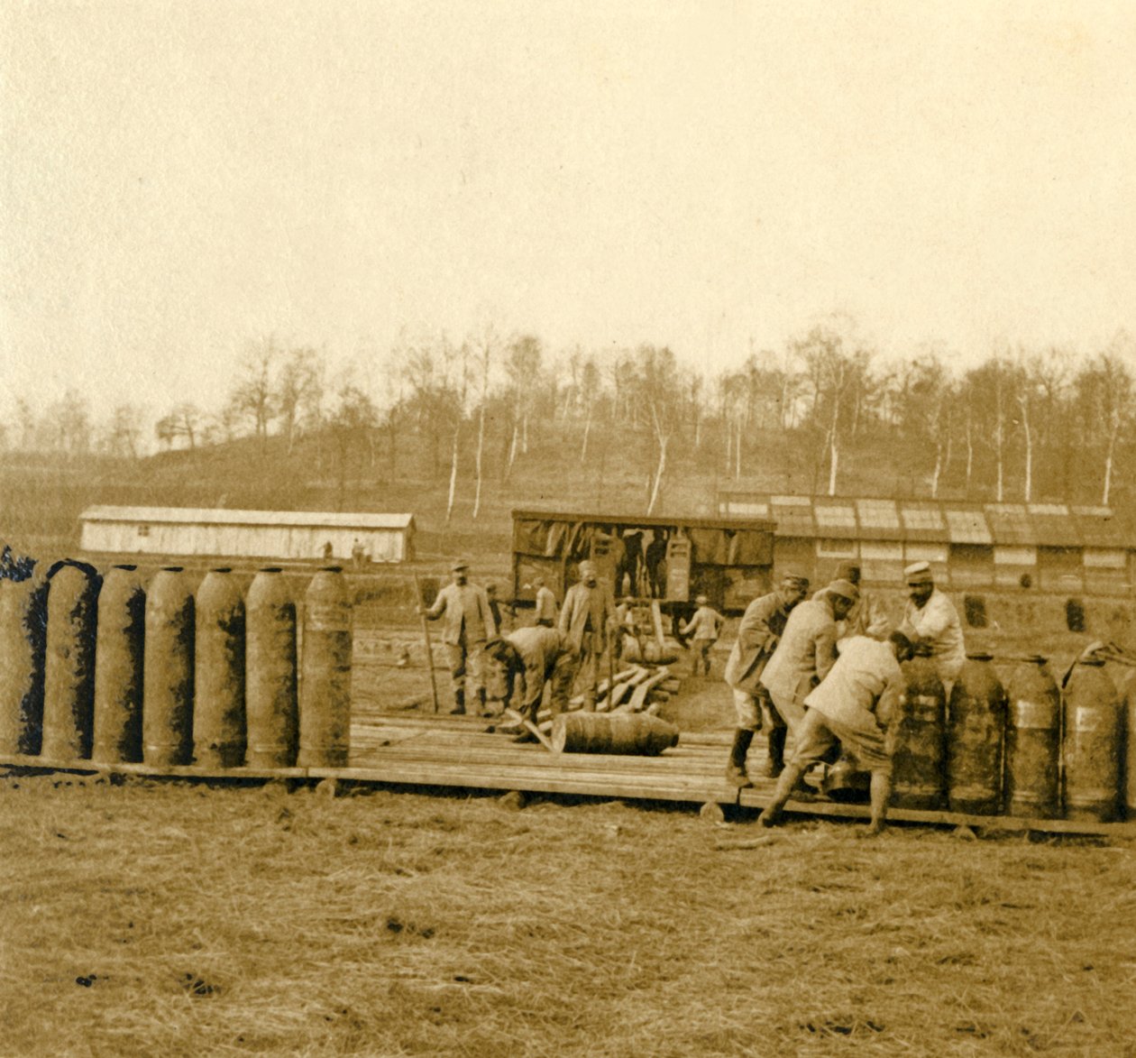 Depot for store skjell, c1914-c1918 av Unbekannt
