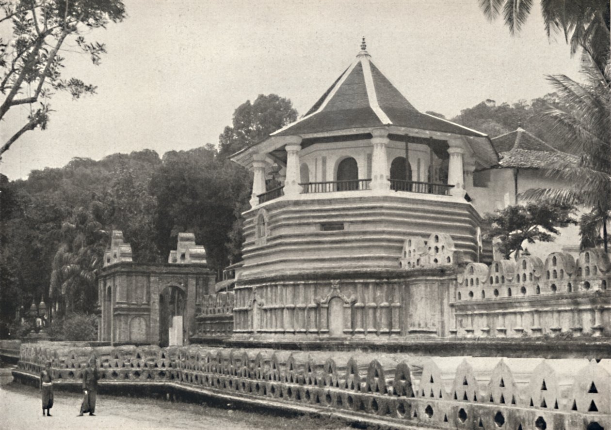 Templet til Buddhas hellige tann i Kandy, 1926. av Unbekannt
