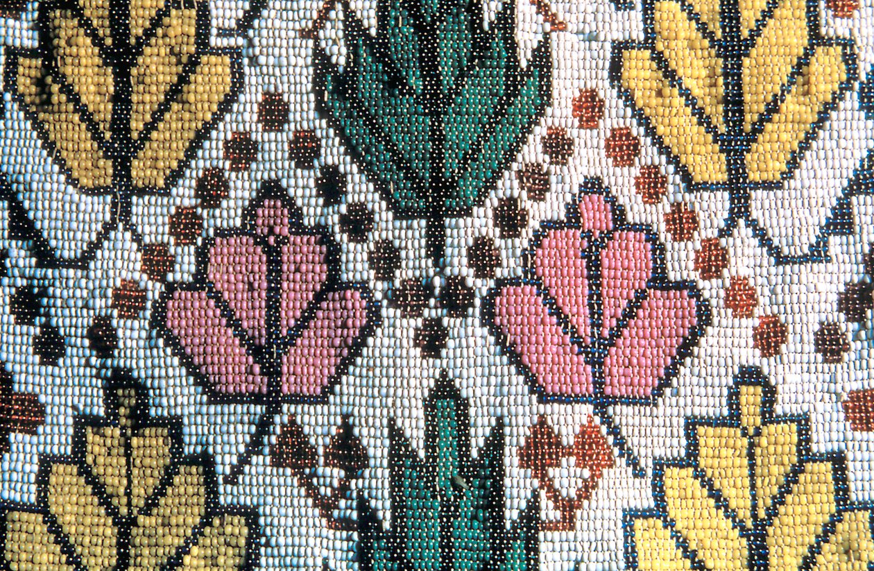 Detalj av en Bandolier-veske som viser vevd perleverk fra 1800-tallet, 1800-tallet av Unbekannt