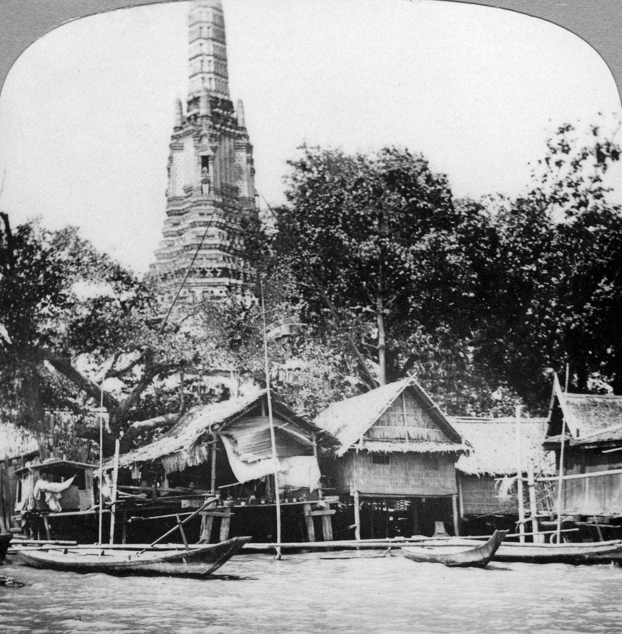 Dhower og hus ved Chao Phraya-elven, Bangkok, Thailand, 1900-tallet av Unbekannt