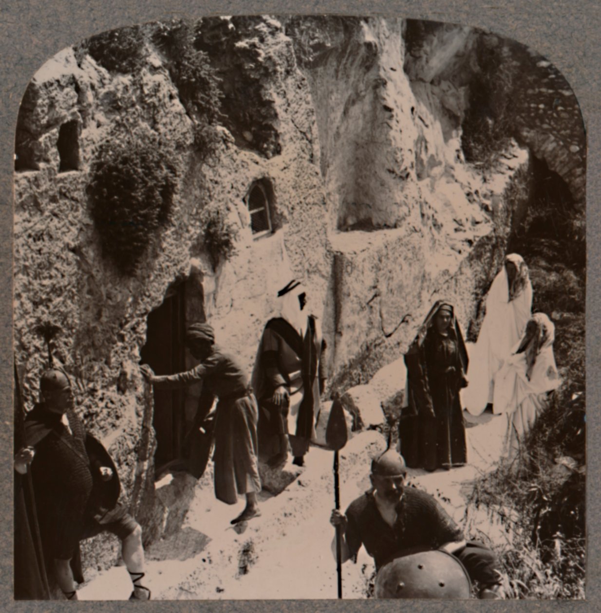 Disipler, med kvinnene, tidlig ved Kristi grav, ca 1900 av Unbekannt