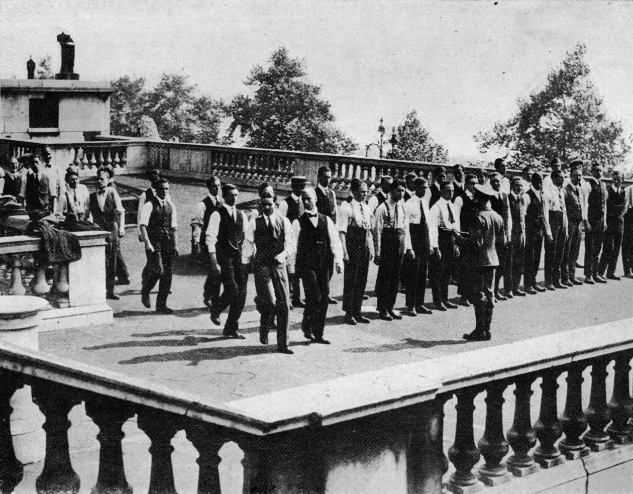 Drilling rekrutter på taket av Somerset House, London, 1914 av Unbekannt