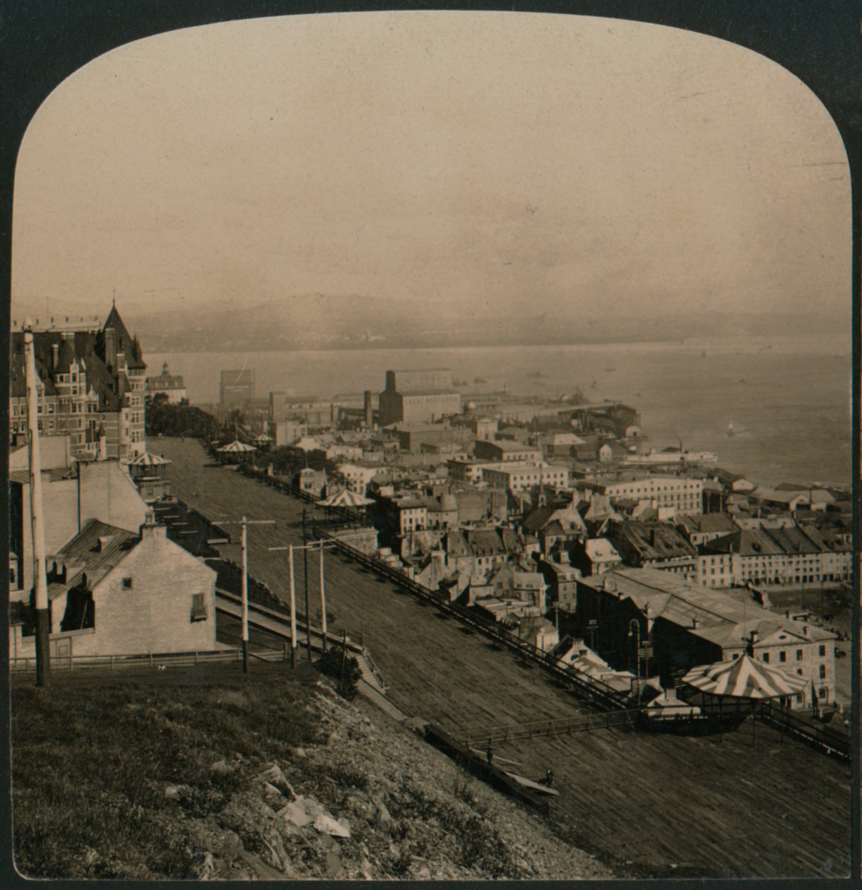 Dufferin Terrace, Old Town og St. Lawrence River fra Citadel, Quebec, Canada, 1906 av Unbekannt