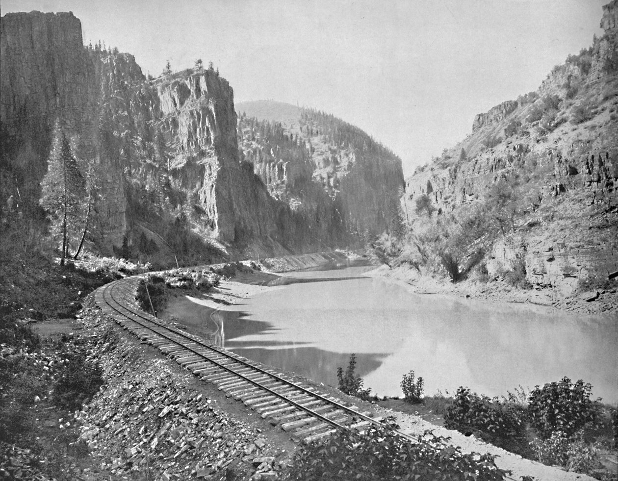 Echo Cliffs, Canyon of the Grand River, Colorado, c1897. av Unbekannt
