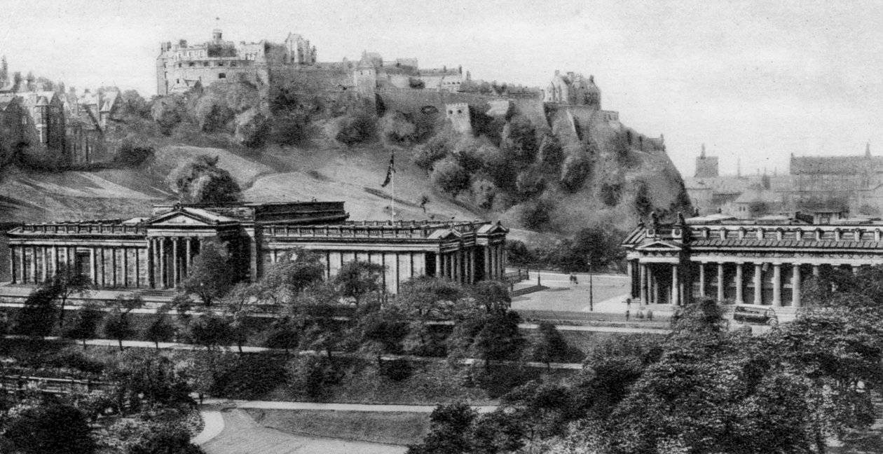 Edinburgh Castle and National Gallery, Edinburgh, tidlig på 1900-tallet av Unbekannt