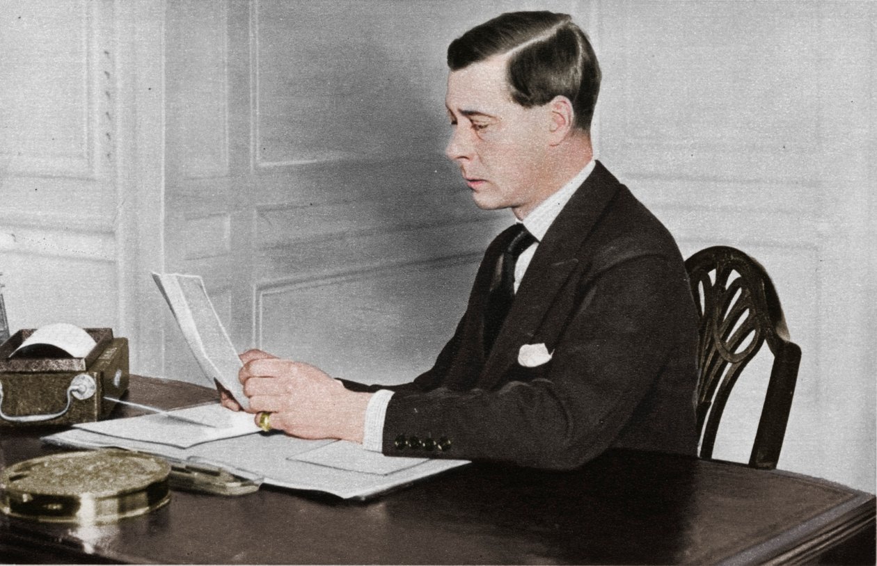 Edward VIII arbeider på kontoret sitt i St. James