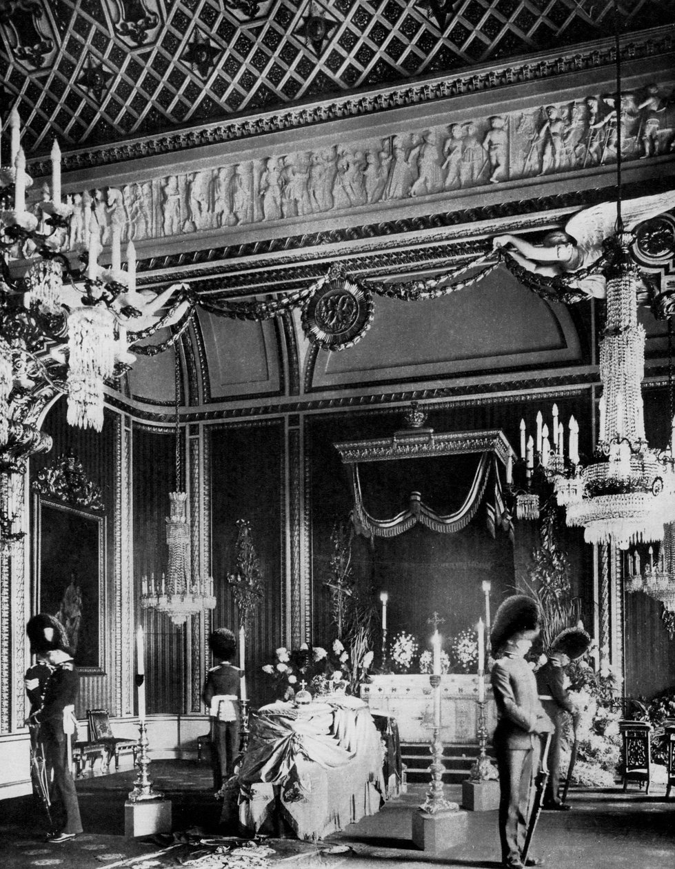 Edward VII liggende i staten, Throne Room, Buckingham Palace, London, 1910 1937 av Unbekannt
