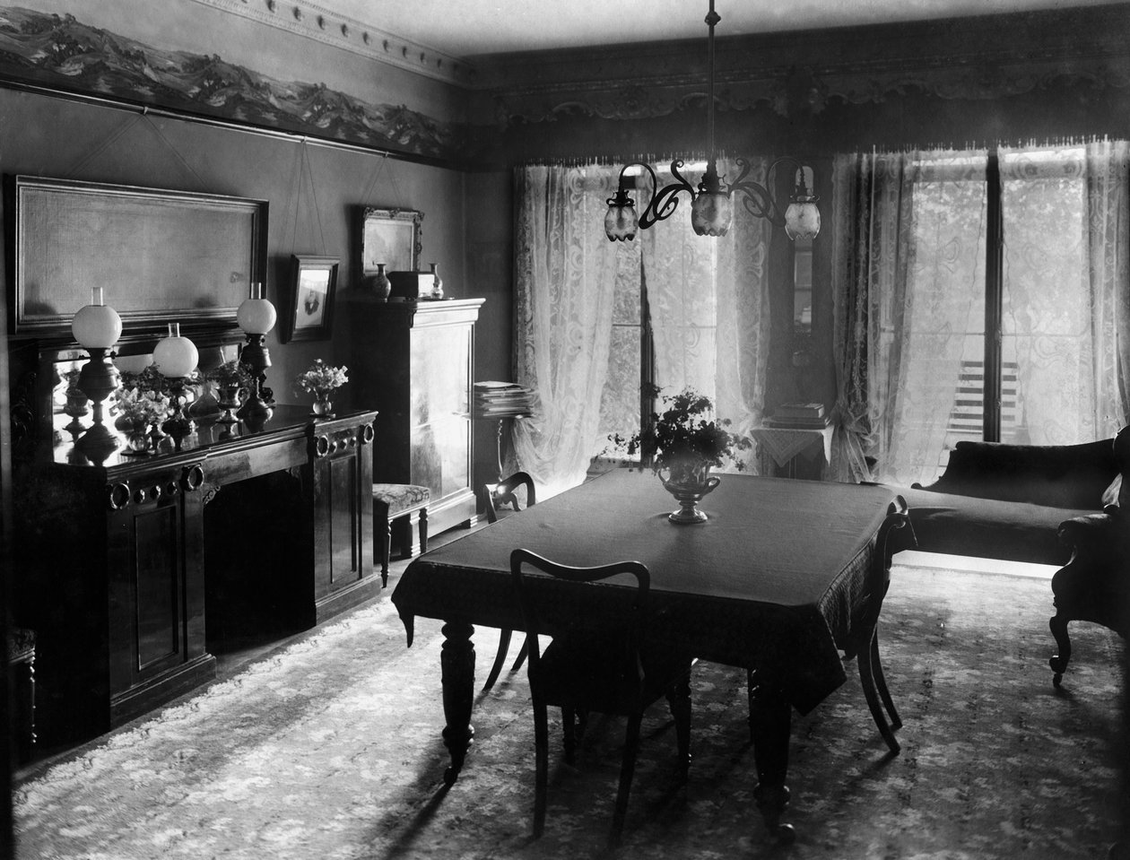 Edwardiansk spisestue, 1909 av Unbekannt