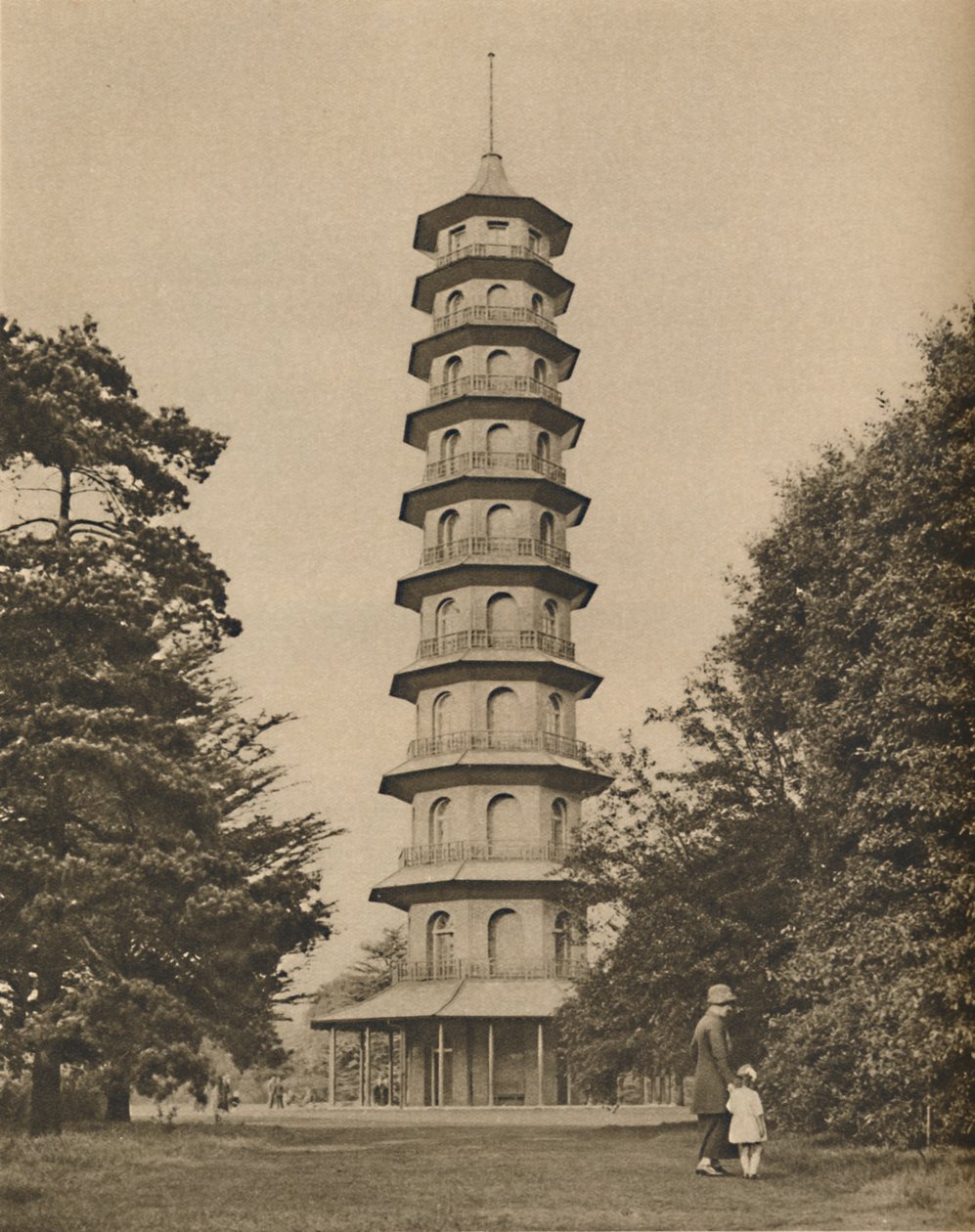 Attende århundre versjon av en pagoda i Kew Gardens, ca 1935. av Unbekannt