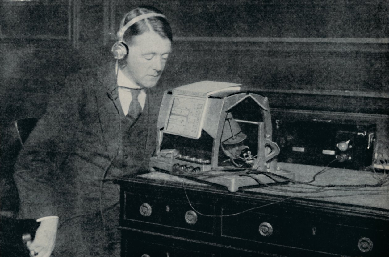 Elektrisitet forvandler den trykte verden til lyd for blinde, c1935 av Unbekannt