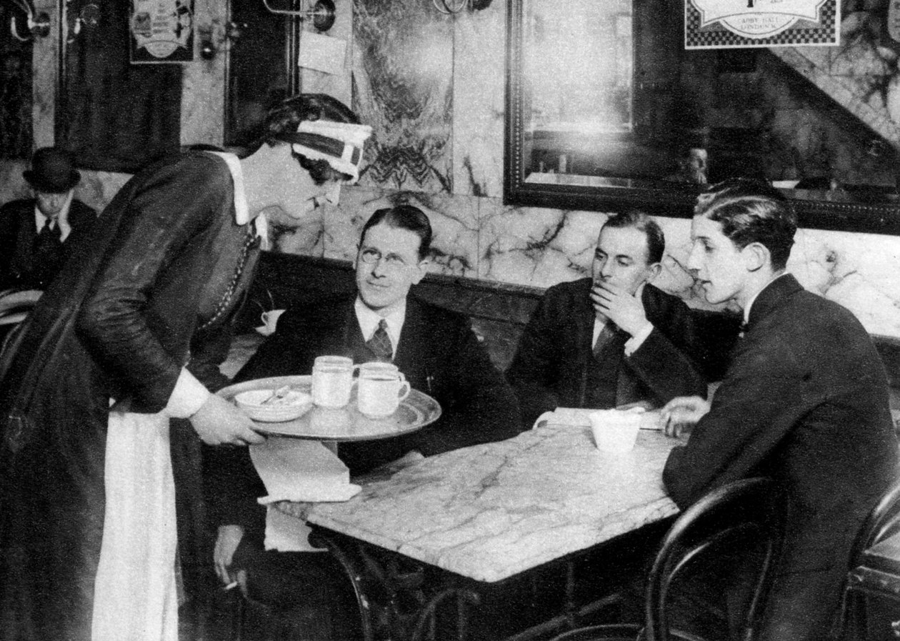 Elleve klokken kaffe, London, 1926-1927 av Unbekannt