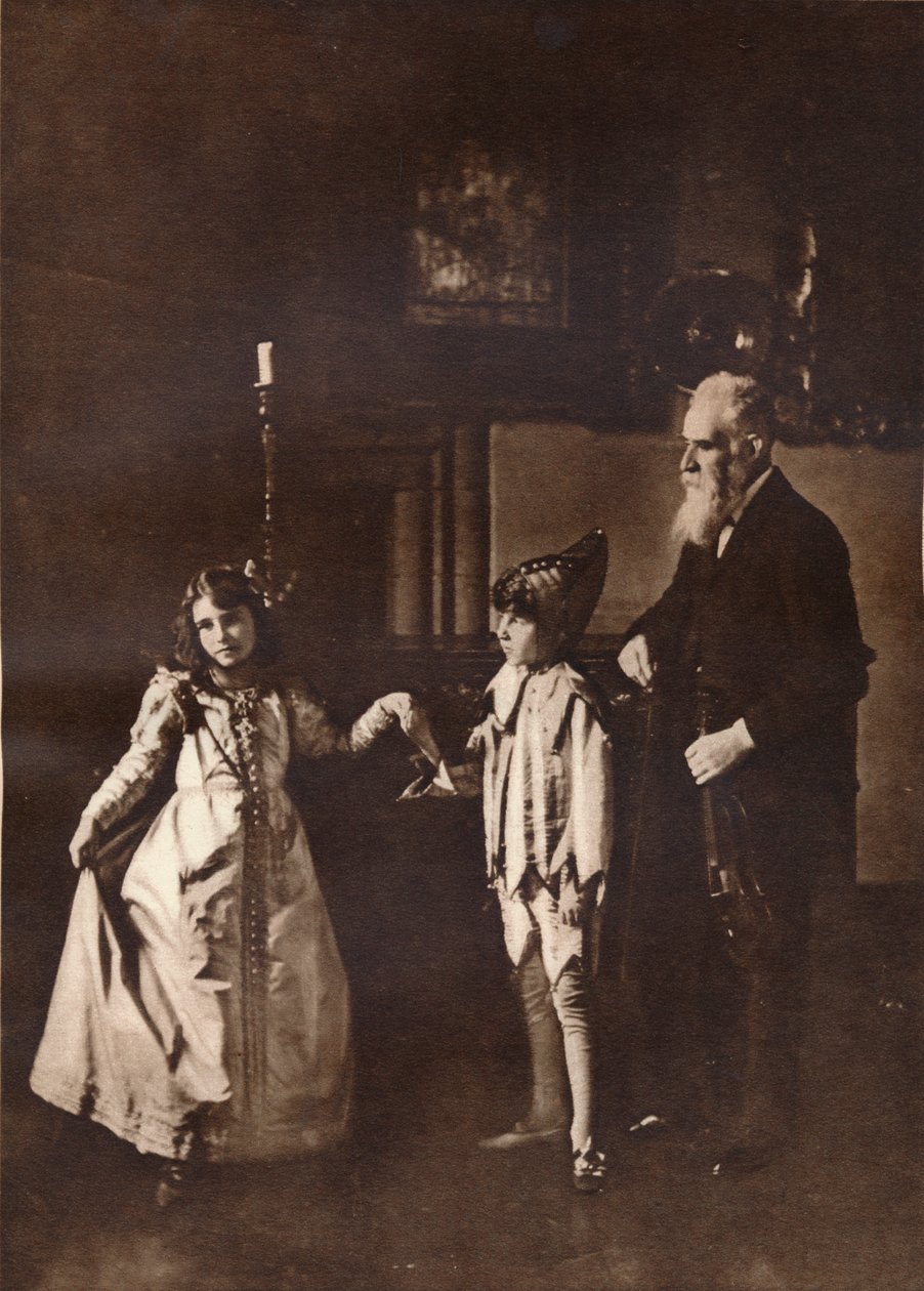 Elizabeth Angela Marguerite Bowes-Lyon, i en dansetime med broren, 1909 av Unbekannt