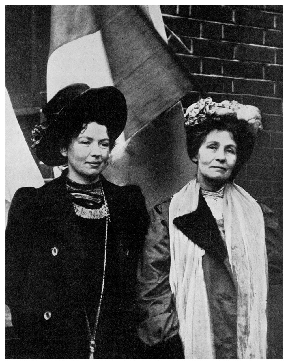 Emmeline Pankhurst, britisk suffragette, og datteren hennes Christabel, tidlig på 1900-tallet 1956 av Unbekannt