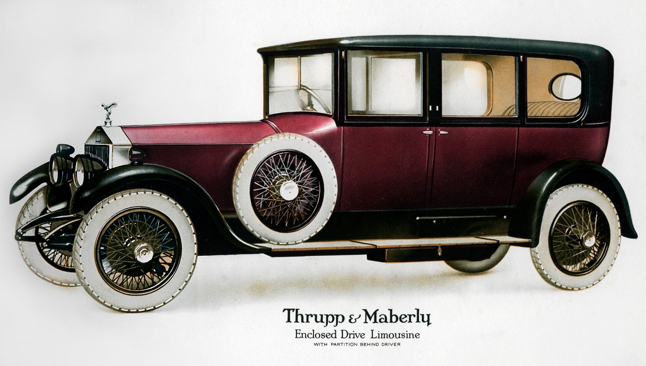Lukket stasjon Rolls-Royce limousine med skillevegg bak sjåføren, c1910-1929 av Unbekannt