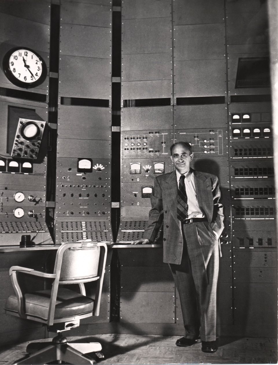 Enrico Fermi , italienskfødt amerikansk kjernefysiker, c1942 av Unbekannt