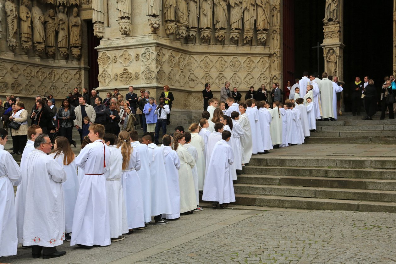 Inngangsprosesjonl. Bispeordinasjon. Amiens katedral, Amiens, Frankrike av Unbekannt