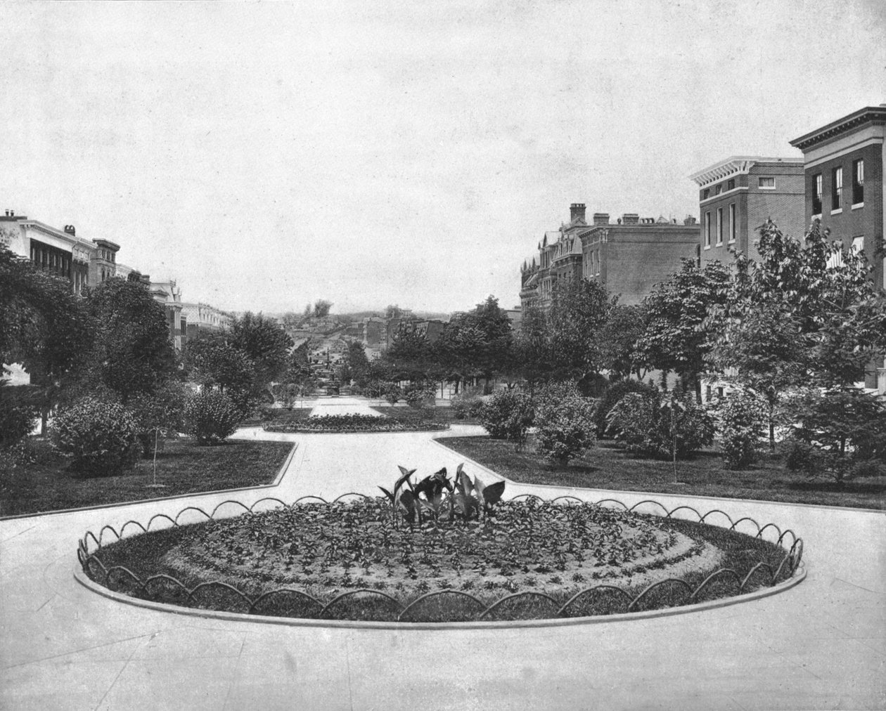 Eutaw Place ser nordover, Baltimore, Maryland, USA, c1900. av Unbekannt