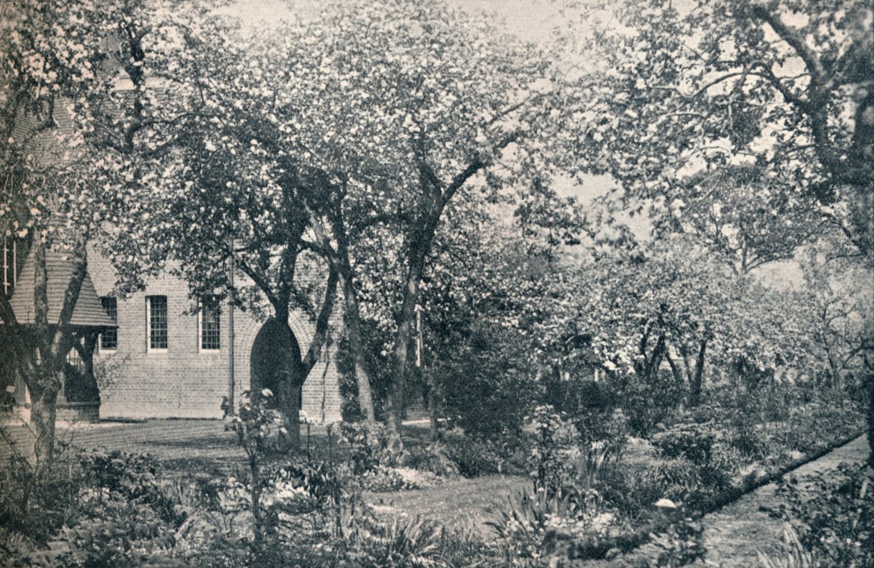 Eksempel på frukthage, opprinnelig anlagt av William Morris, c1900 av Unbekannt